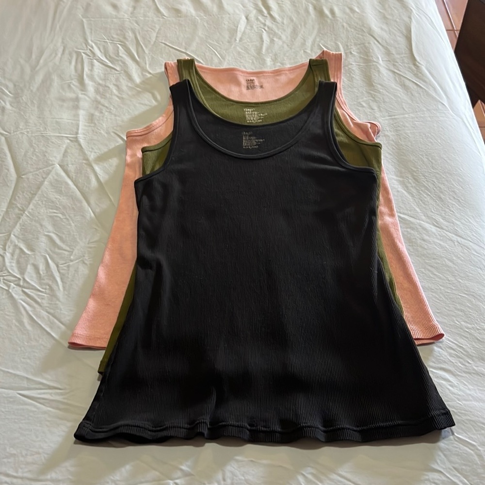 🔥 4/$15🔥LOT OF 3 GAP TANK TOPS